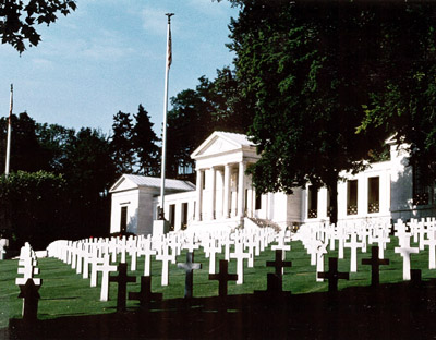 Amerikaanse Begraafplaats en Monument Suresnes #1