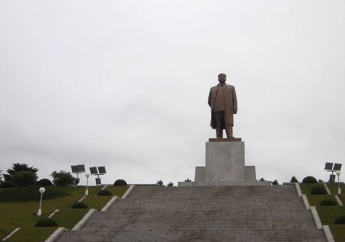 Statue Kim Il-sung #1