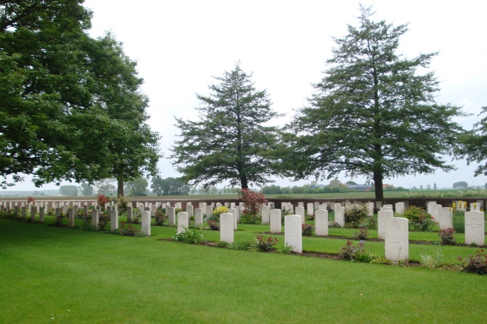 Commonwealth War Cemetery Le Touret #2