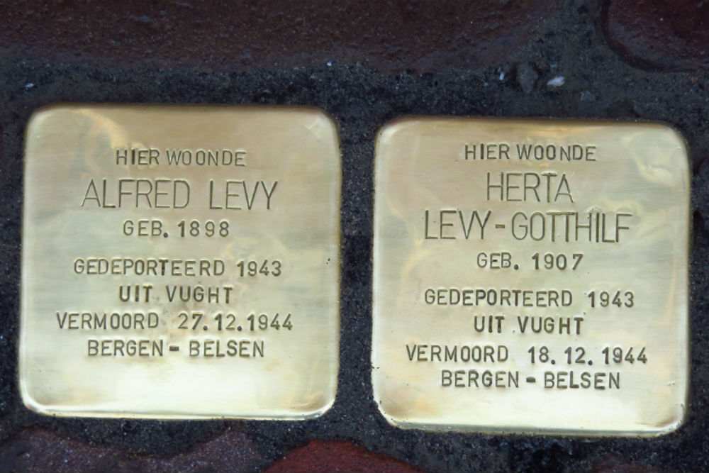 Stolpersteine Voorhaven 73 #1