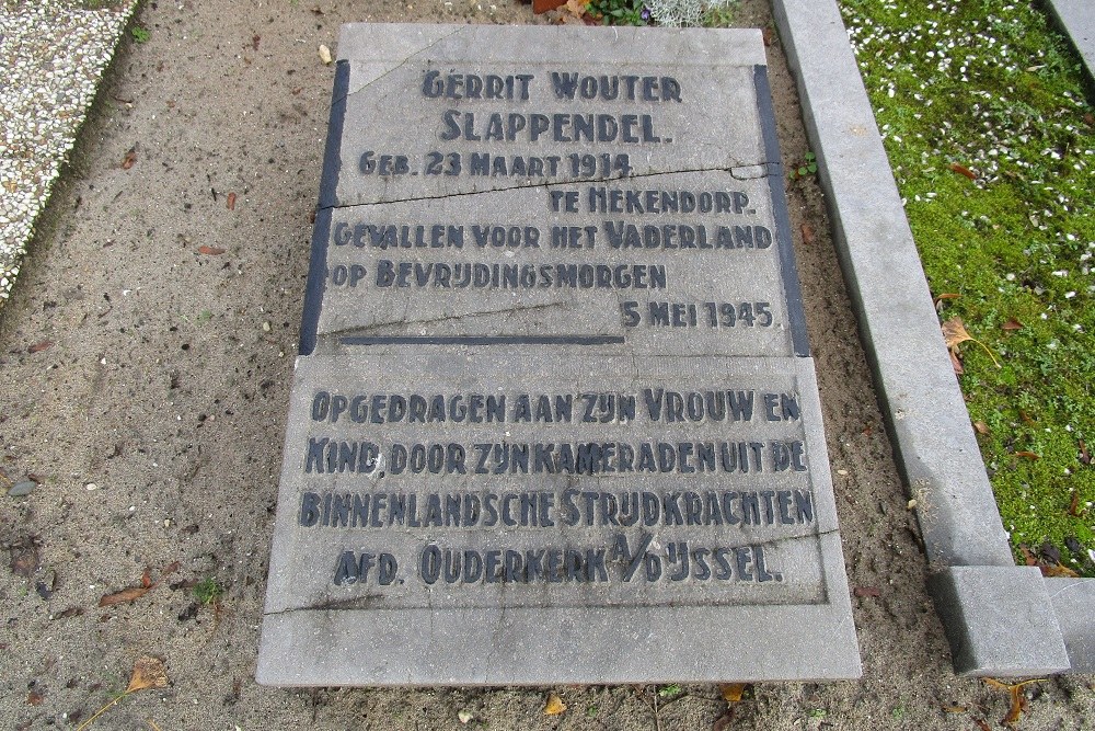 Dutch War Graves Ouderkerk aan den IJssel #2