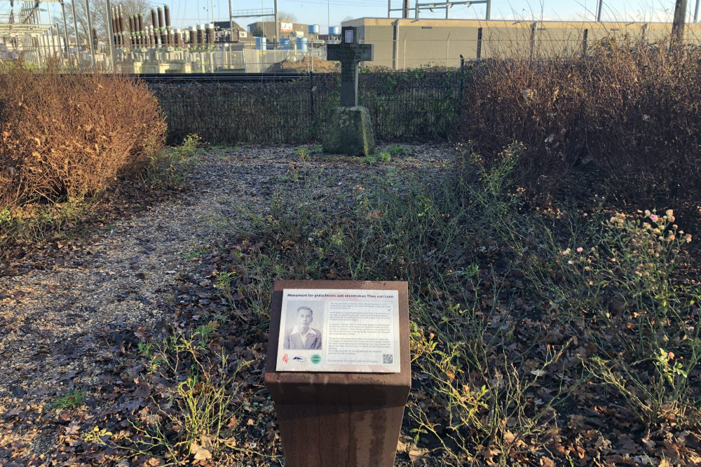 Monument Theo van Loon Hengelo #1