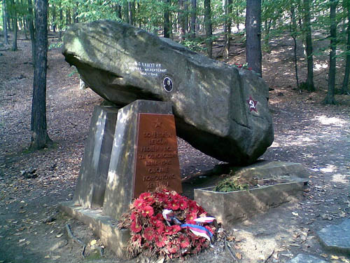 Monument & Crashsite Lavochkin La-7 Kohoutovice #1