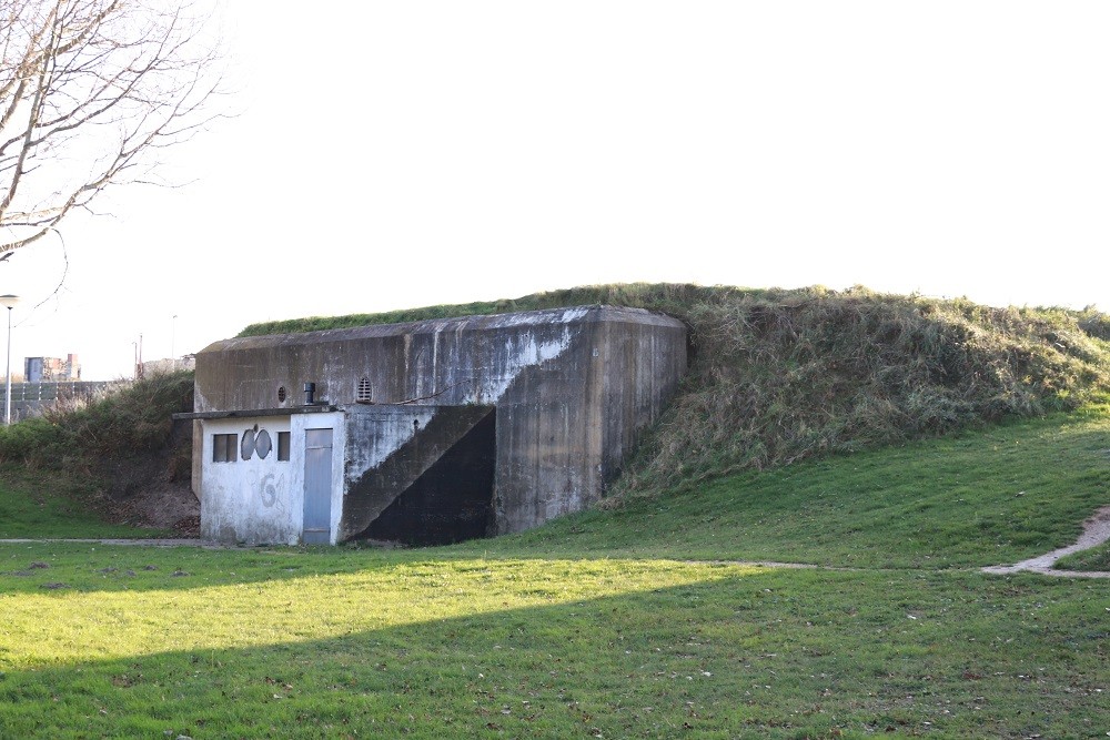 German Bunker FL245 Atlantikwall - Fort Dirks Admiraal #1