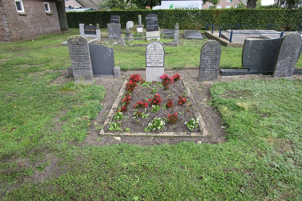 Dutch War Grave Rouveen #2