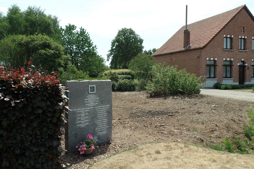 Monument C-47 Dakota 42-100981 