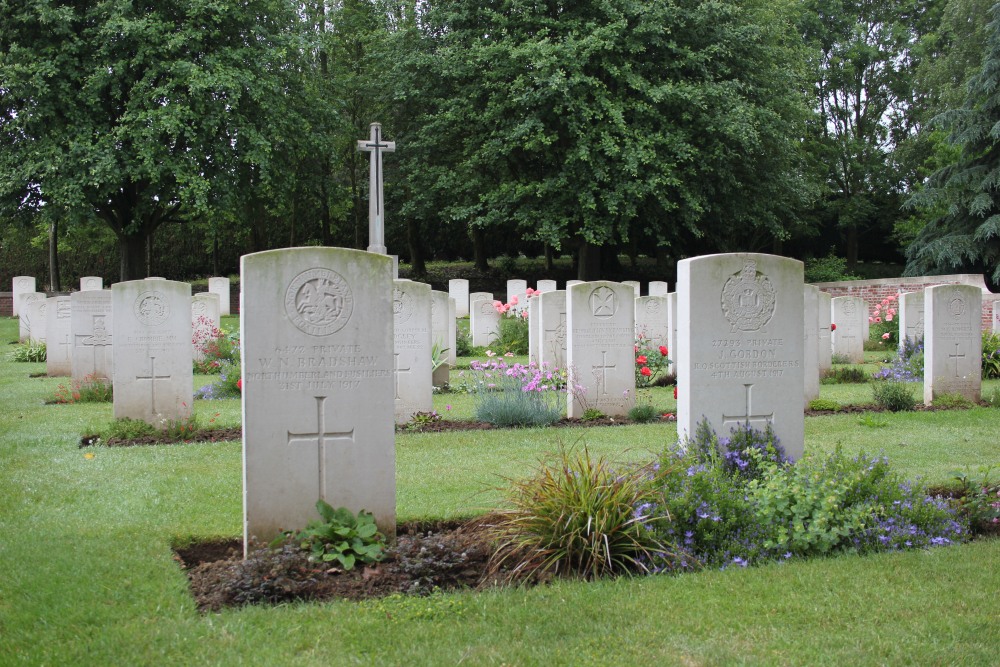 Commonwealth War Cemetery Hermies #2