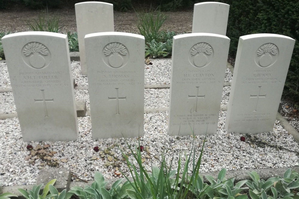 Commonwealth War Graves General Cemetery Aalten #2