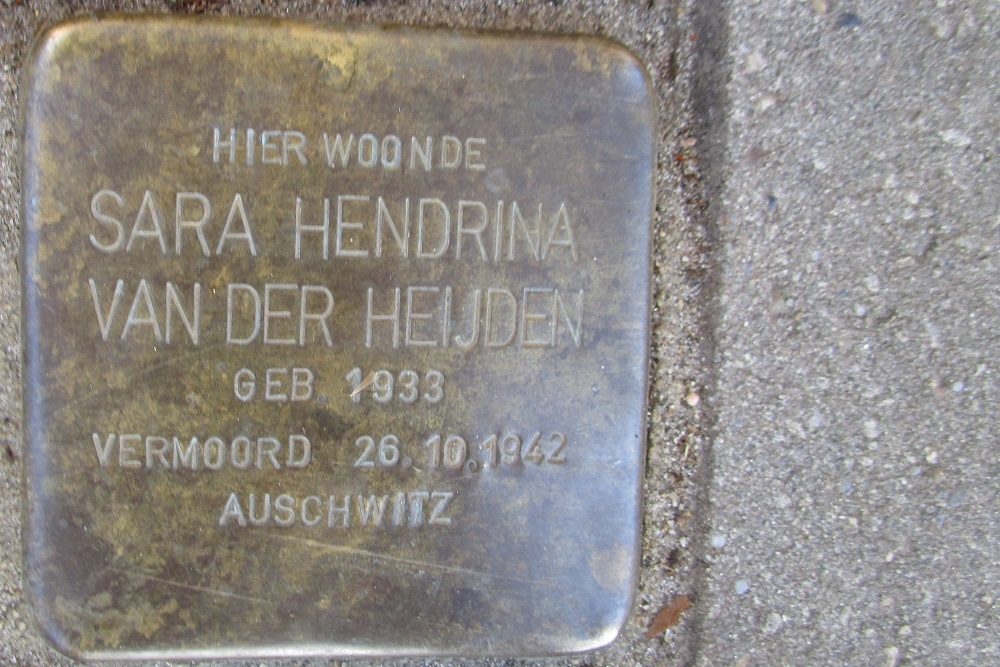 Stolpersteine Van der Does de Willeboissingel 28 #4