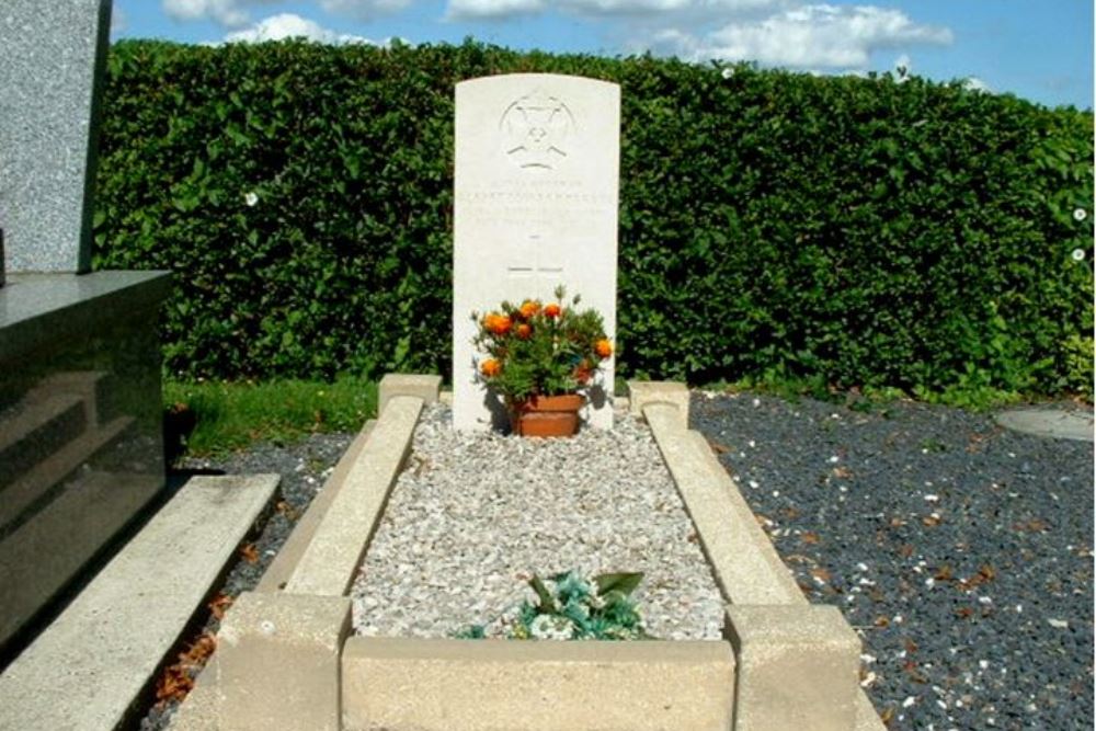 Commonwealth War Graves Warlus #1