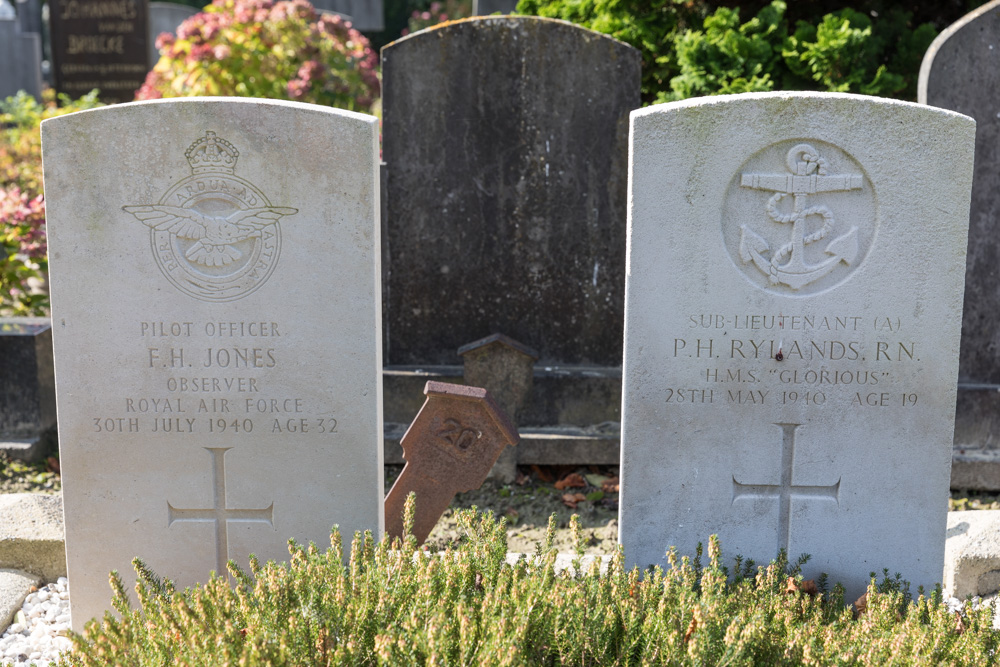 Commonwealth War Graves Breskens #1