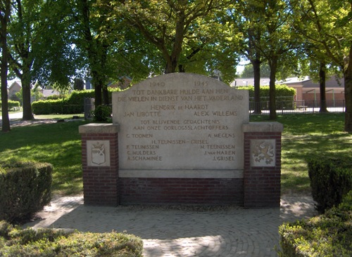 War Memorial Winssen #1