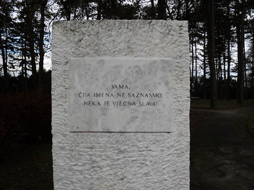 Begraafplaats Slachtoffers Fascisme Bjelovar #4