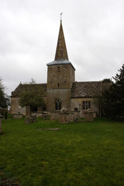 Oorlogsgraf van het Gemenebest St. Peter Churchyard #1