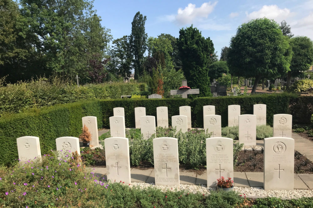 Oorlogsgraven van het Gemenebest Oude Gemeentelijke Begraafplaats Haaksbergen #1