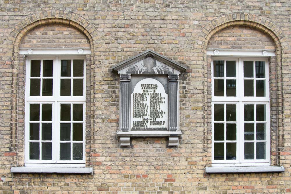 Memorial Stone Deceased Pupils Episcopal College Veurne #3