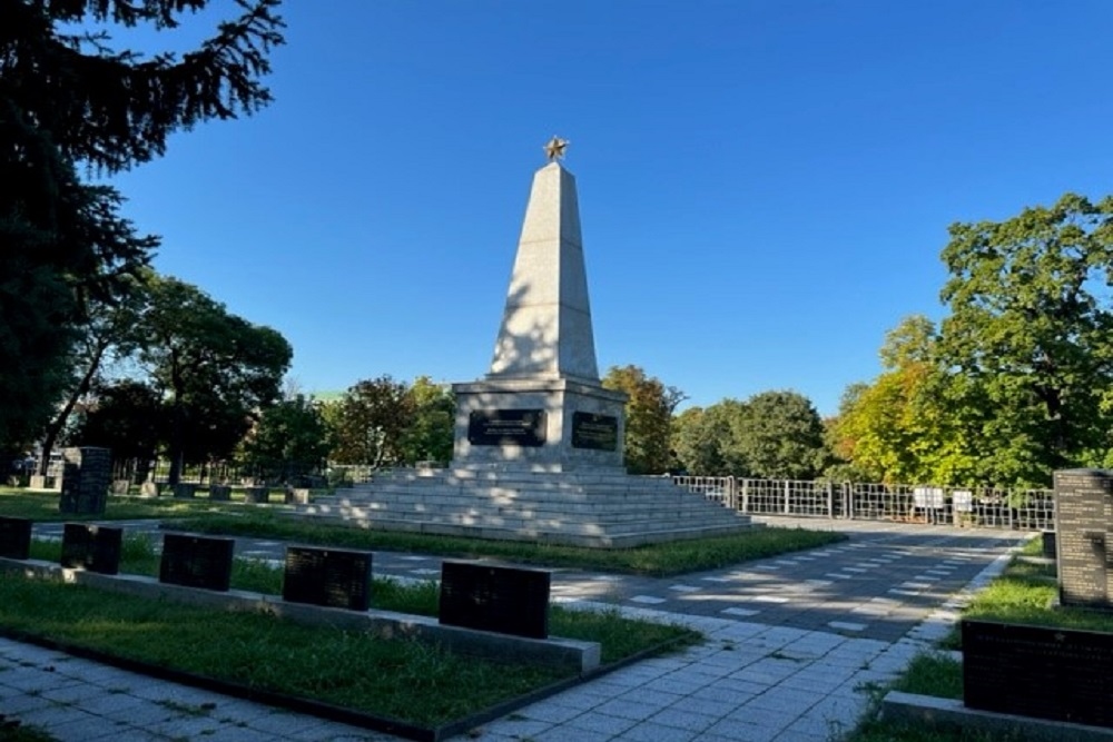 Soviet War Cemetery Szkesfehrvr #4