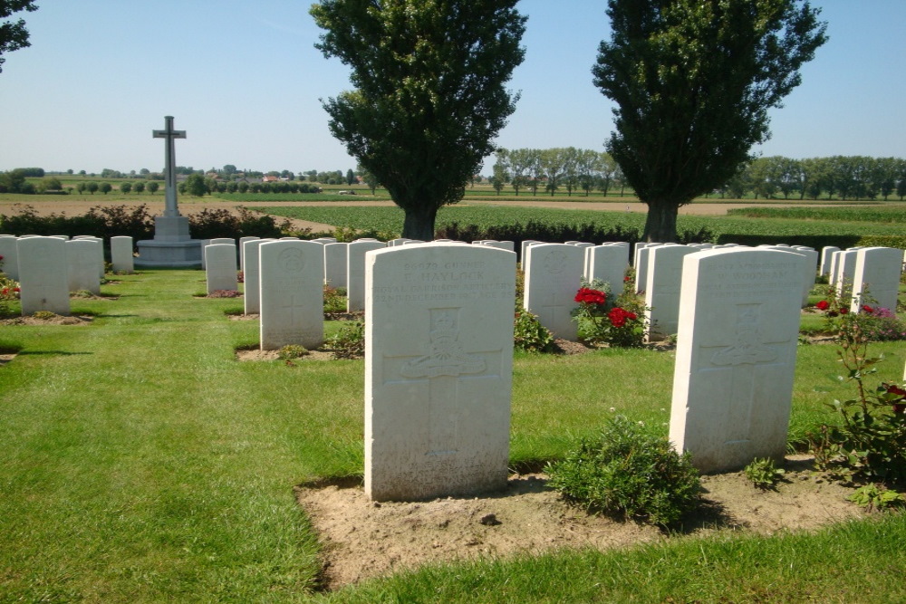 Commonwealth War Cemetery Klein-Vierstraat #2