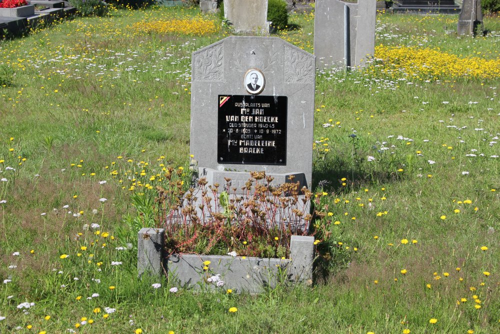 Belgische Graven Oudstrijders Lochristi Oude Begraafplaats #4