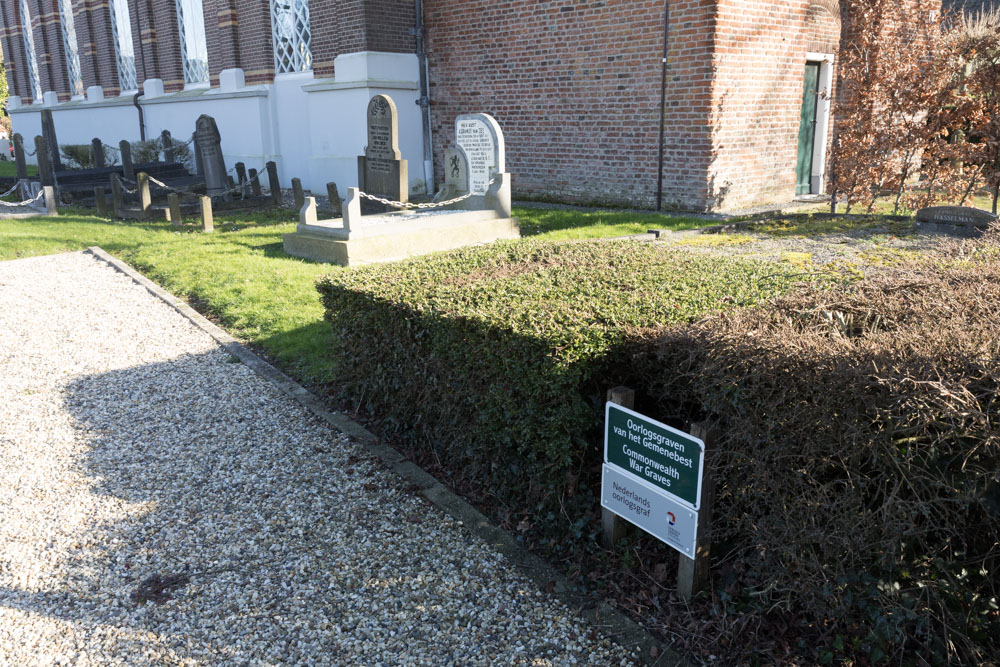 Dutch War Grave Protestant Churchyard Poederoijen #3