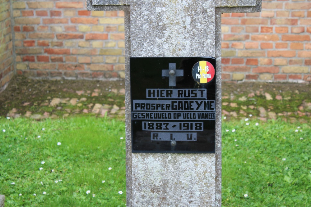 Belgische Oorlogsgraven Westrozebeke #2