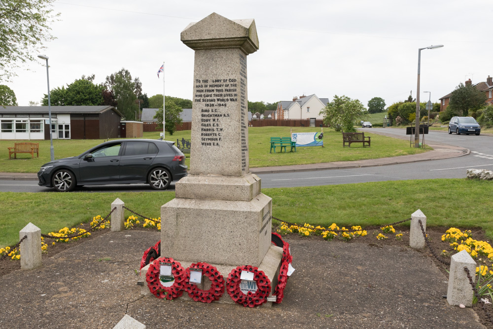 Oorlogsmonument Maulden #2