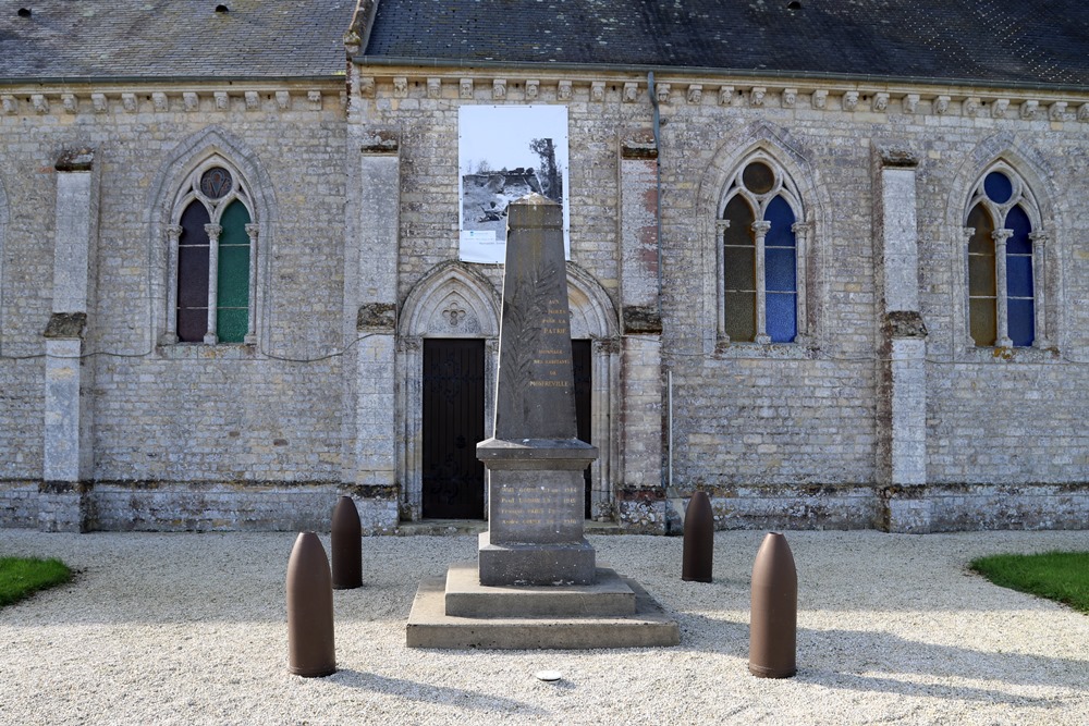 Oorlogsmonument Monfreville #1