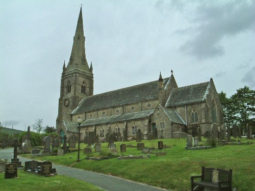 Oorlogsgraf van het Gemenebest St Peter Churchyard