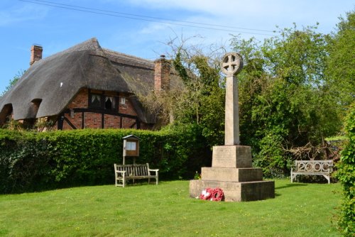 Oorlogsmonument Longstock #1