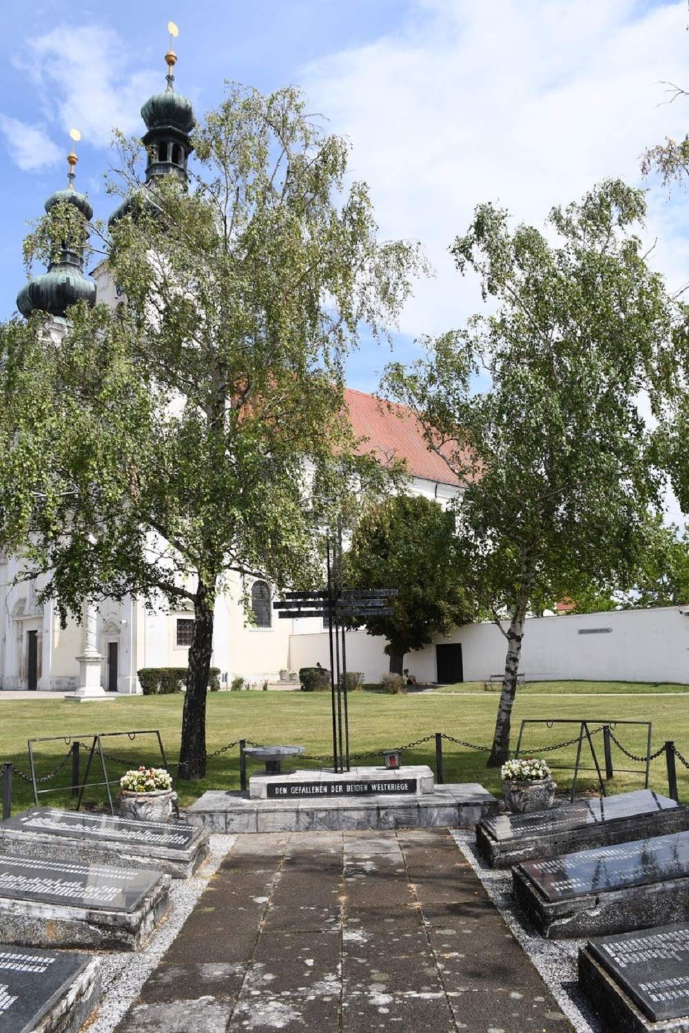 Oorlogsmonument Basilika Frauenkirchen #2