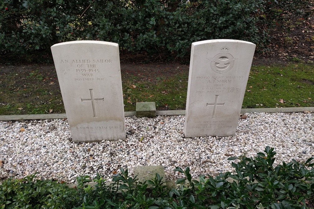 Commonwealth War Graves General Cemetery Ouddorp #3