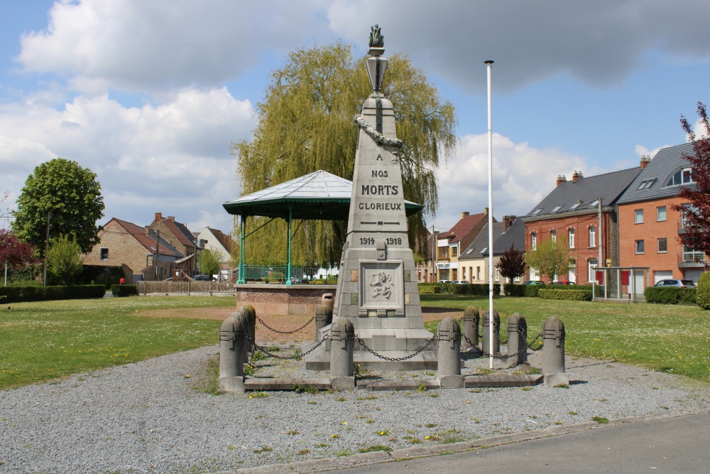 War Memorial Quevaucamps #1