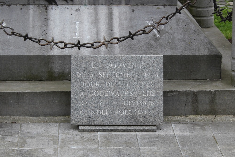 War Memorial Godewaersvelde #3