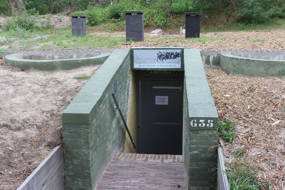 German Radarposition Tiger - Kvertype 467 Bekleidungbunker #1