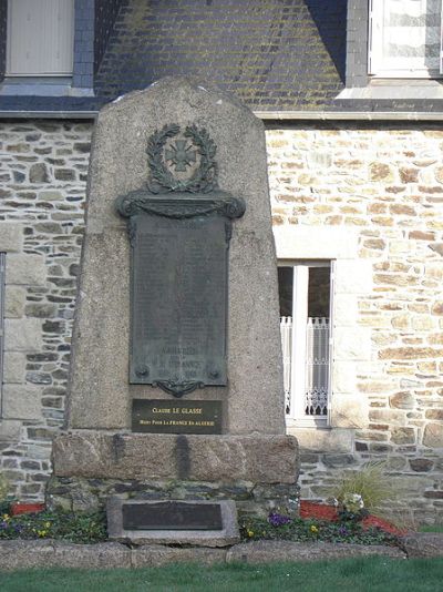 War Memorial La Roche-Derrien #1