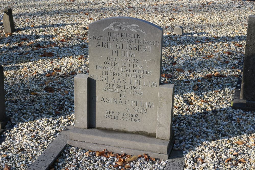 Dutch War Graves Municipal Cemetery Heerewaarden #3