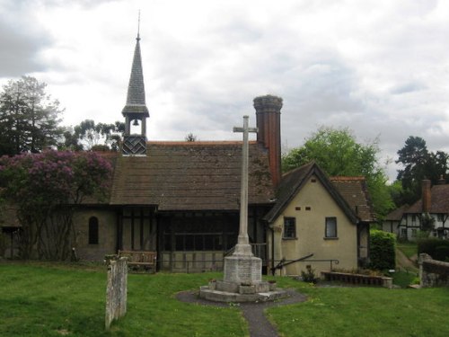 Oorlogsmonument Godstone #1