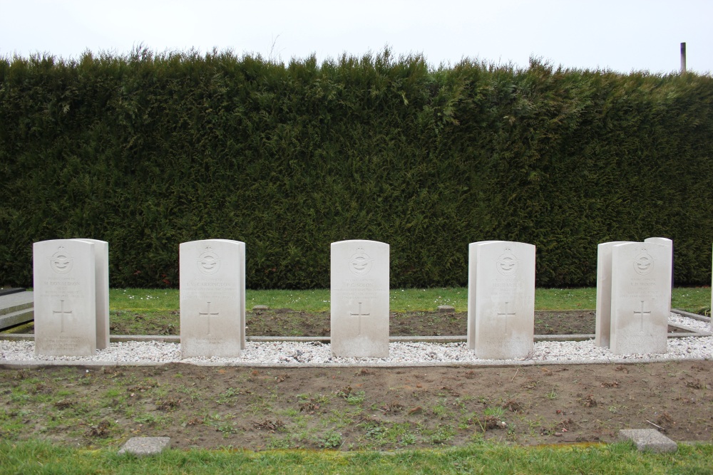 Commonwealth War Graves Eeklo #3