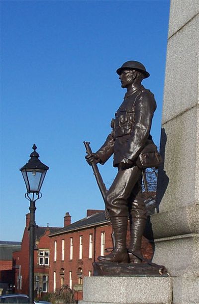 Oorlogsmonument Chadderton #1