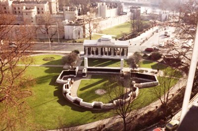 Monument Vermisten Tower Hill