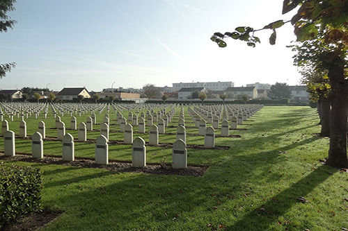 Franse Oorlogsbegraafplaats Saint-Acheul #2