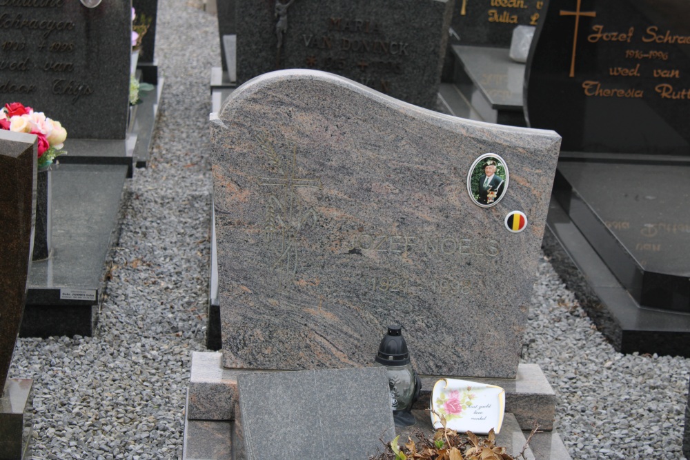 Belgian Graves Veterans Kwaadmechelen Genendijk #2