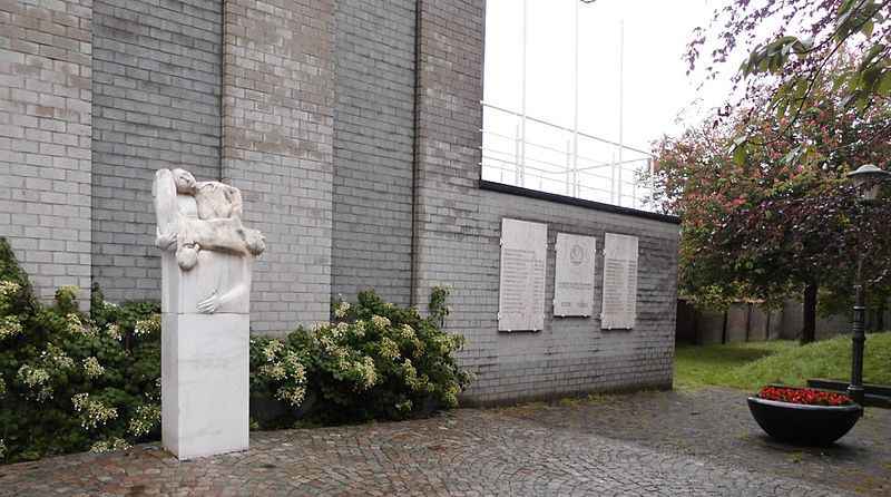 Oorlogsmonument Eeklo #1