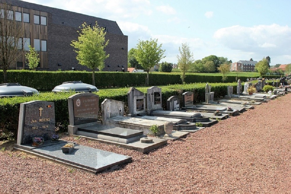 Belgian Graves Veterans Groot-Bijgaarden #2
