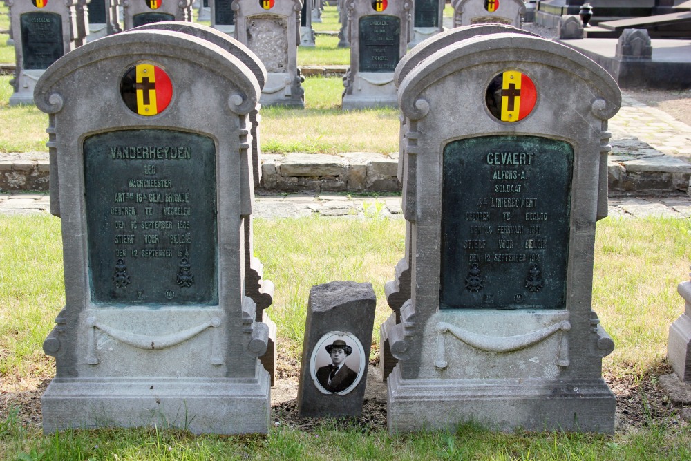 Belgian War Graves Communal Cemetery Mechelen #3