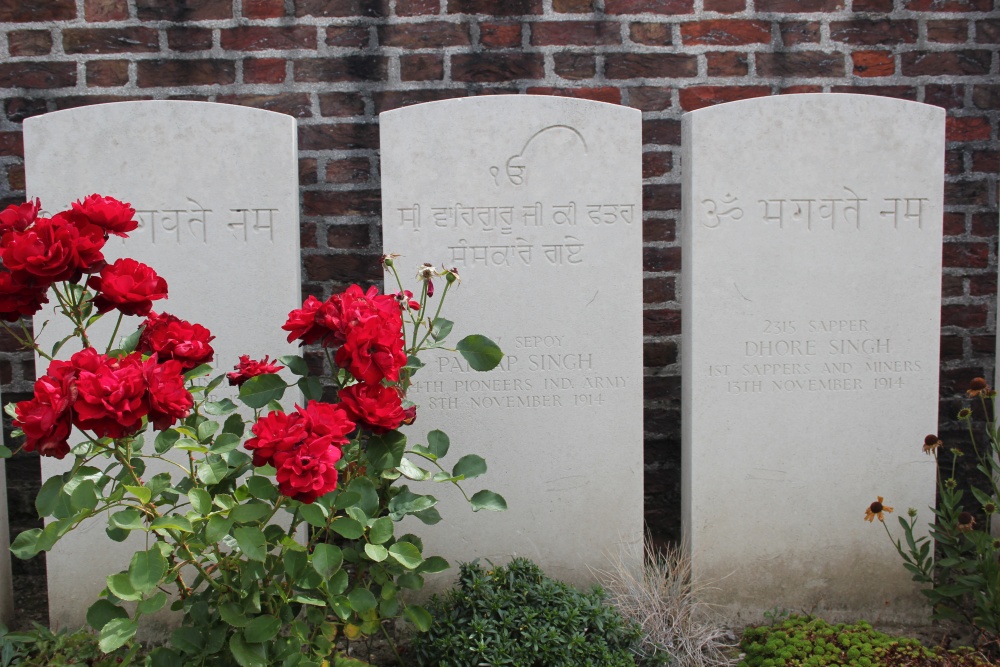 Commonwealth War Cemetery Merville Communal #3