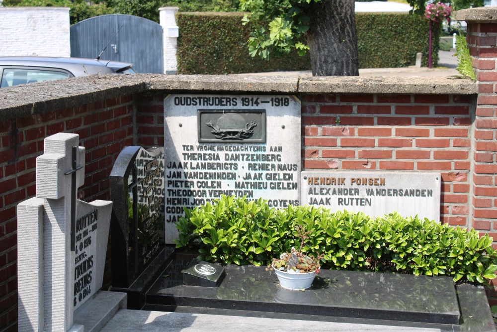 Belgische Graven Oudstrijders Kessenich Kerkhof	