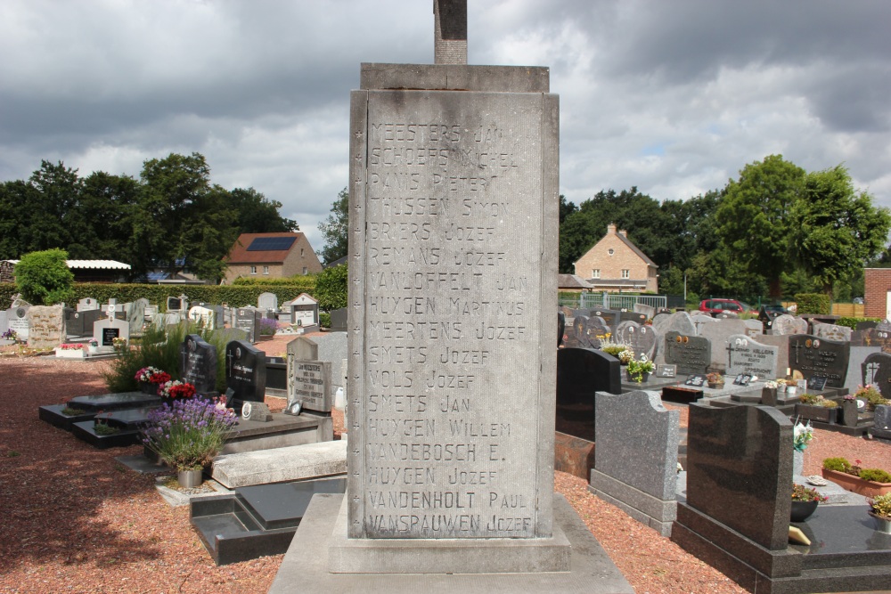 Oorlogsmonument Beverst Oude Begraafplaats #4