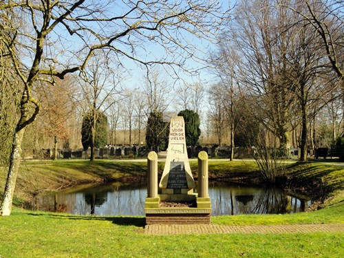 Monument Jeninga en Idzerda