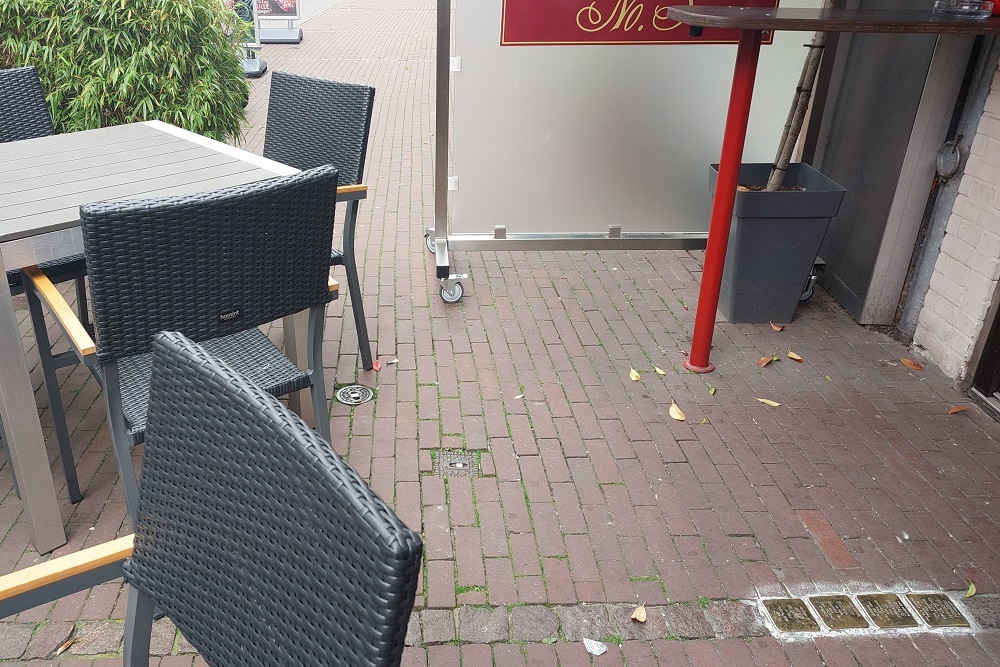 Stolpersteine Voßstraße 5 #2